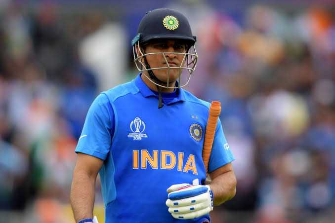 MeetPatel220599's tweet photo. #Dhoni retires from all forms of international cricket. https://t.co/tD2srCjBxG