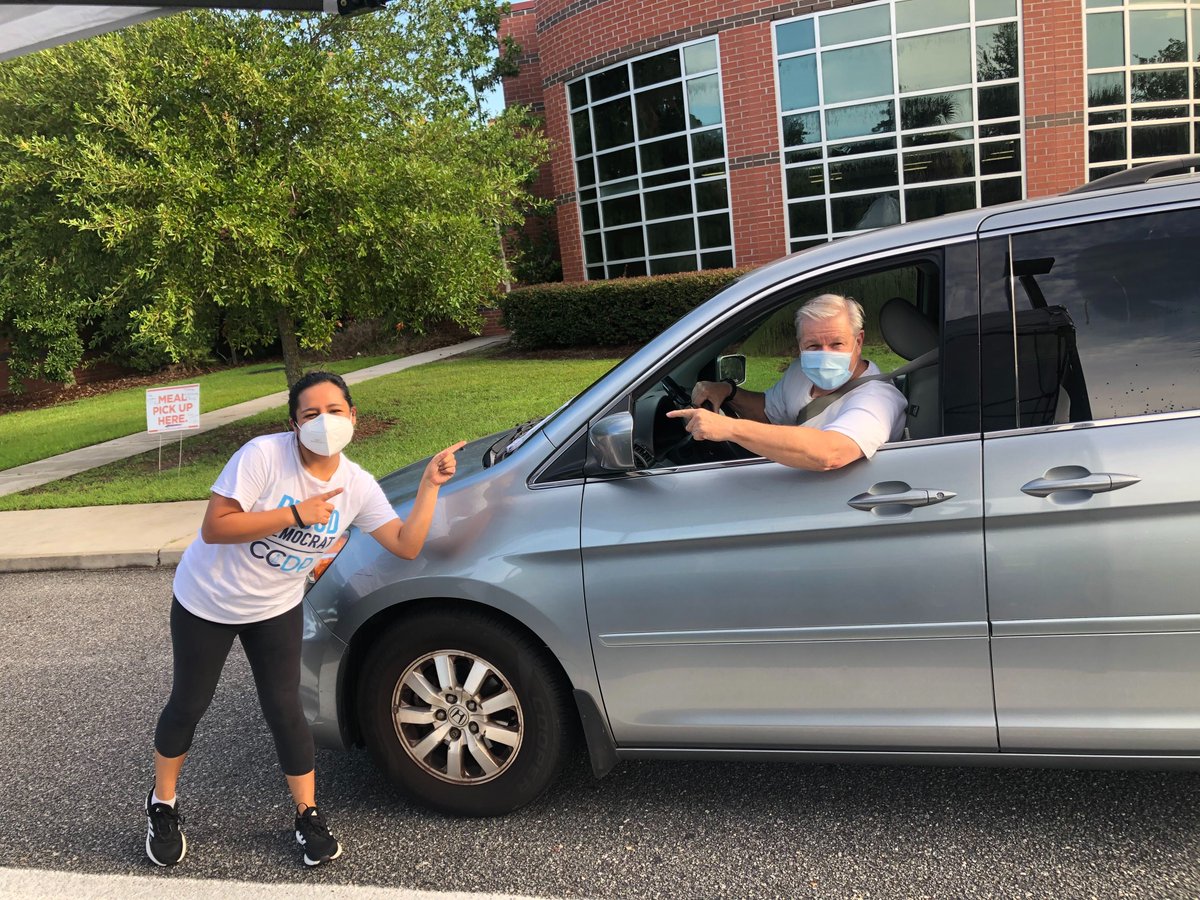 ChsDems's tweet photo. Come take advantage of this FREE Covid-19 testing if you need it! Our volunteers are standing by with hand sanitizer and swag😄

We're at Haut Gap until 12:30. No ID, insurance or fee needed and right now there's no line!
#chsnews #chs https://t.co/JKdzYcEYDa