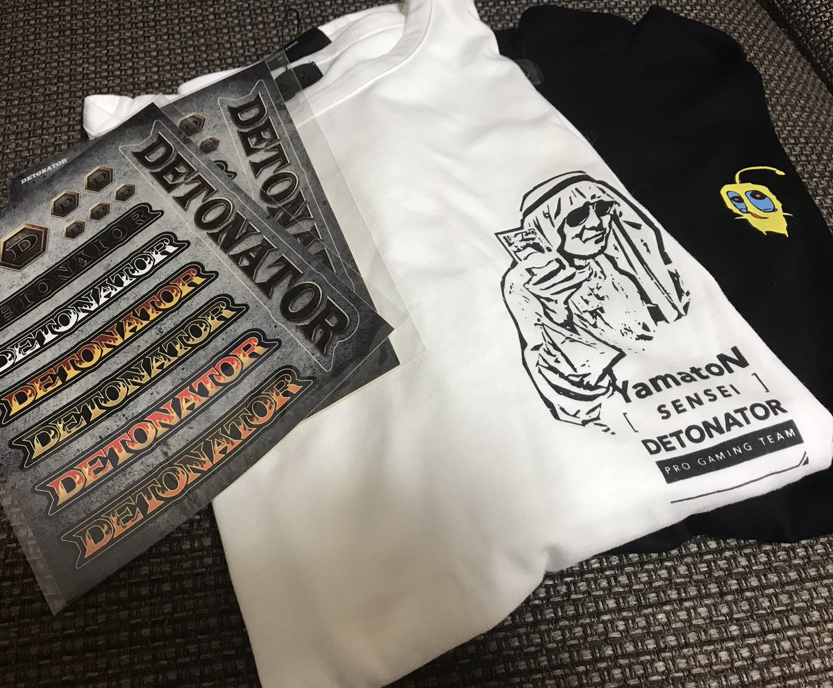 nono_______nono's tweet photo. YamatoN先生のTシャツ届いた〜💕すごい先生っぽいデザインで大満足です🥰ヴァ…、キャラクターも可愛いー!色迷って先生の着てる色と同じにしたから、勝手にオソロだ!ってテンション上がってます🤔
#DTN #YamatoN #DTNF https://t.co/QzbBRZdXpr
