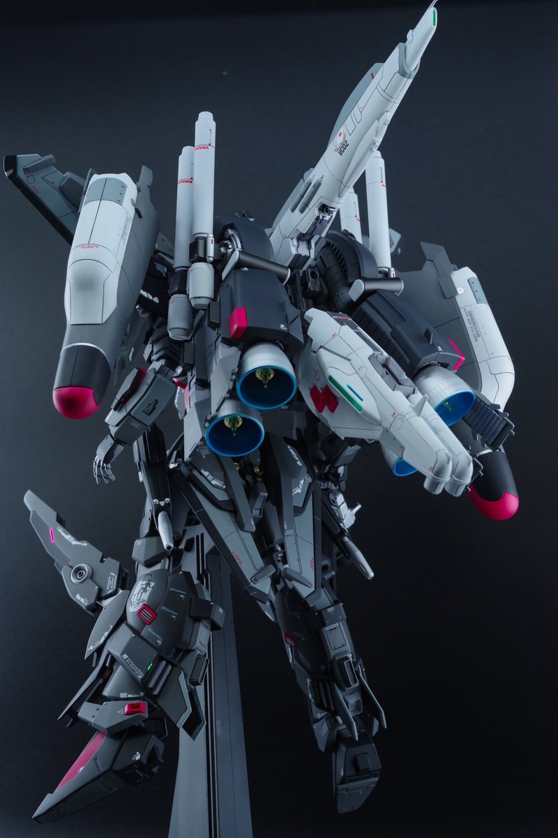 「#お気に入りの斜め後ろの画像
バックショットも正面と同じぐらい大事だと思ってる✌」|らいなーマン@忙しいのイラスト