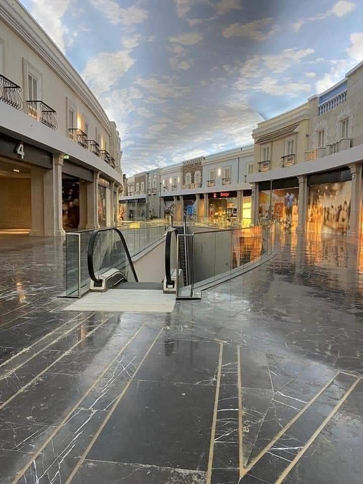 Esll7970Gladii's tweet photo. الدولة لما ��حب تعمل حاجة صح بتعملها .. O Mall بالعلمين الجديدة واحد من أفخم المراكز التجارية في مصر..✌️🇪🇬 https://t.co/aLybbxhRWR