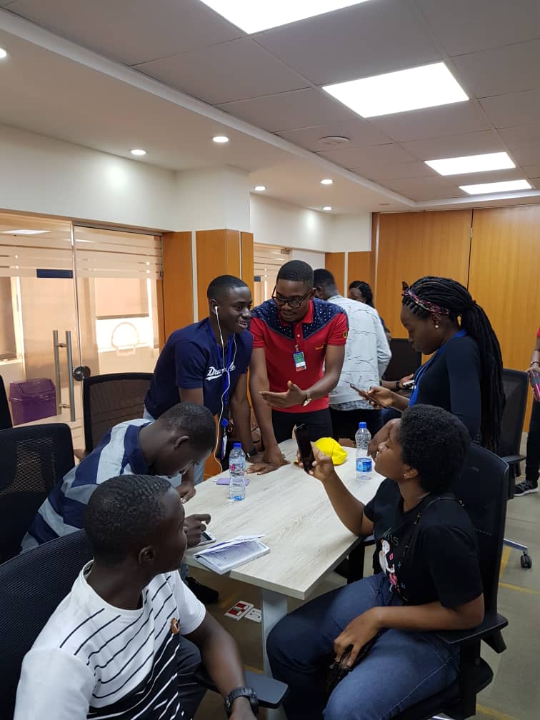 *2018*I got invited for N/S 2-day “Scholars connect Program” in Lagos. I was lodged in Elion House Hotel, Ikoyi, and had the best time. I connected with the brightest students from EVERY part of Nigeria, got to speak with the management of SNEPCo, student coaches, and N/S HR