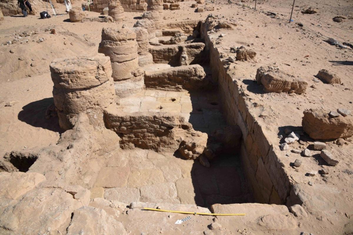 Sanam temple, 675BC -Sudan built by pharaoh taharqo #historyxtthe first half of his reign was a period of prosperity for the kushite empire which extended as far as lebanon and vast building projects were undertakenTemples like these became the nuclei for urban settlements