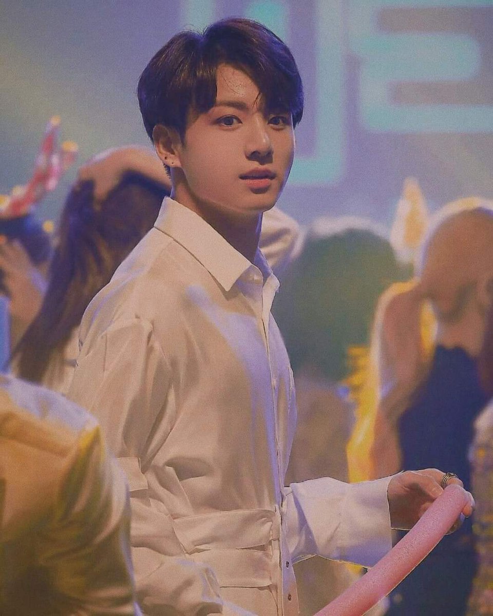 this picture of jeon jungkook that looks like he's a leading man in a kdrama  #ExaBFF  #ExaARMY  @BTS_twt
