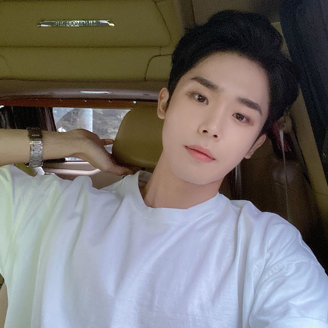 tripleme's tweet photo. [Instagram Sihun ]

•Ha pasado un año desde que publique mi cabello, viste el vivo ayer? Vamos a ser felices.

•A year has past since I publish my hair, did you see the live yesterday?
Let's be happy.
#Sihun #ChoiSihun
#TRIPLEME https://t.co/UnQiPf5YLh