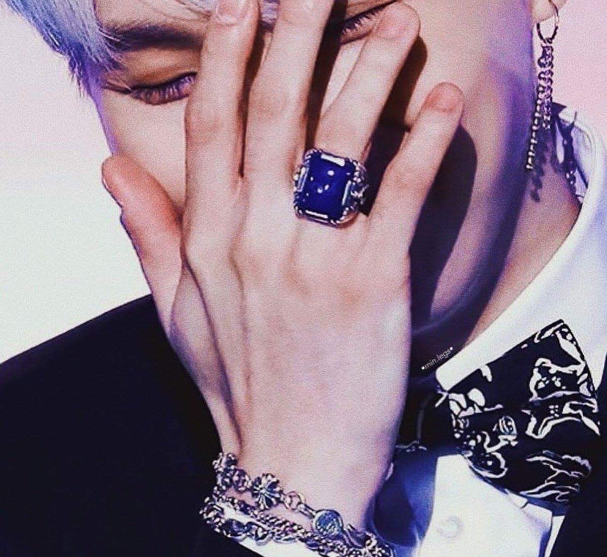 min yoongi's fine hands  #ExaBFF  #ExaARMY  @BTS_twt