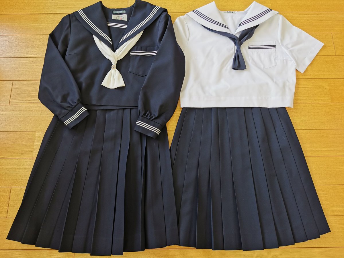 浜松市立高校（静岡県）の制服セットを買い取らせて頂きました！写真は 