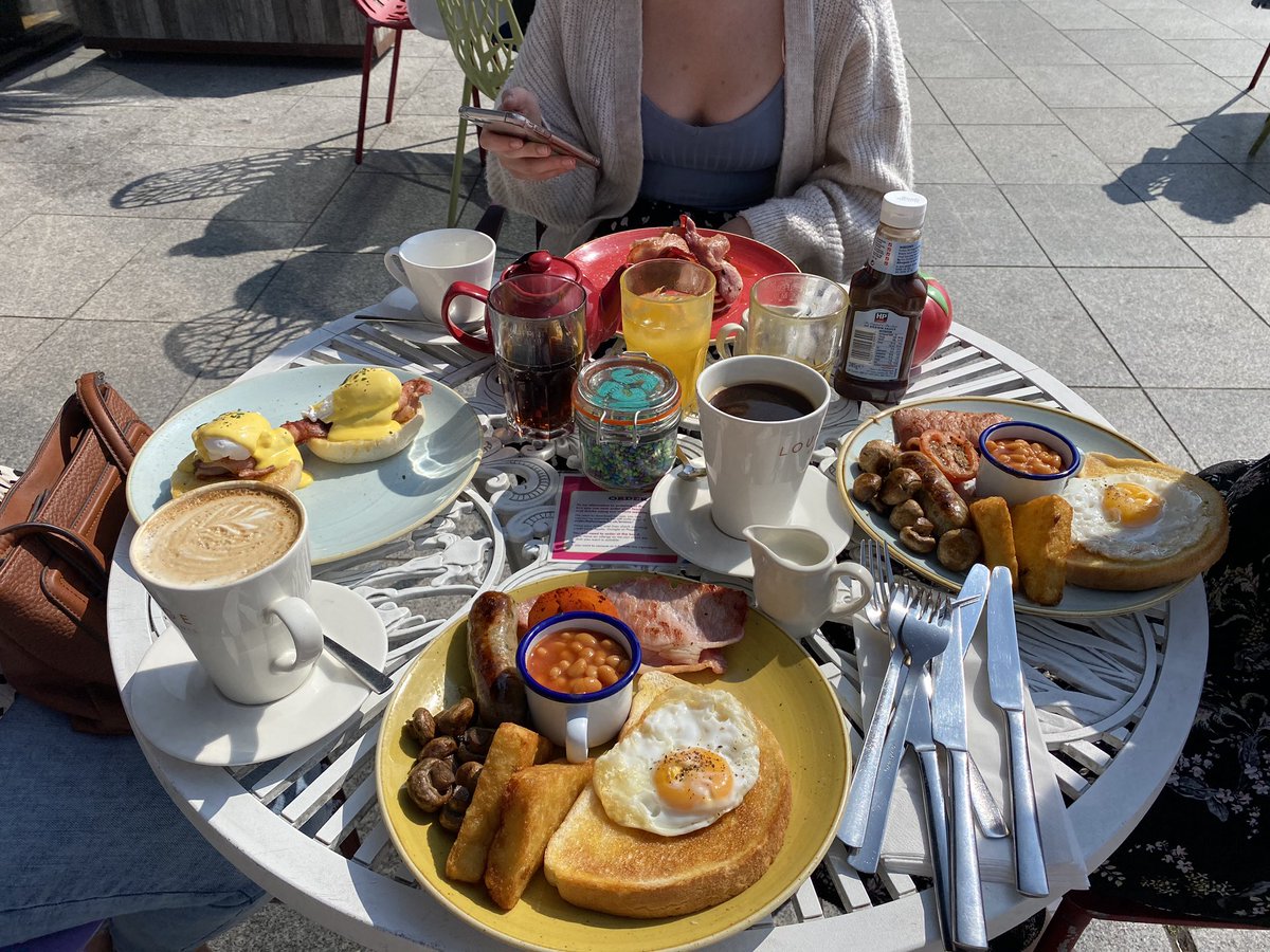 LordGibbons's tweet photo. A lovely sunny day in Liverpool and just enjoyed a nice stroll along the Royal Albert Dock &amp; a lovely tasty Sat Brunch 8-)

#Liverpool #SatBrunch #RoyalAlbertDock #FamilyTime @ Brasco Lounge

You have a fantastic city @mayor_anderson @lpoolcouncil https://t.co/5WhUrmCDhh
