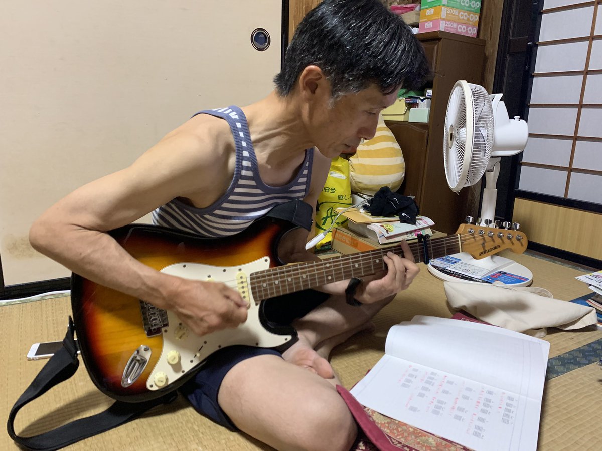 Shimesavaaa's tweet photo. 夜に駆ける
だそうだ。 https://t.co/wjN7Co01cW