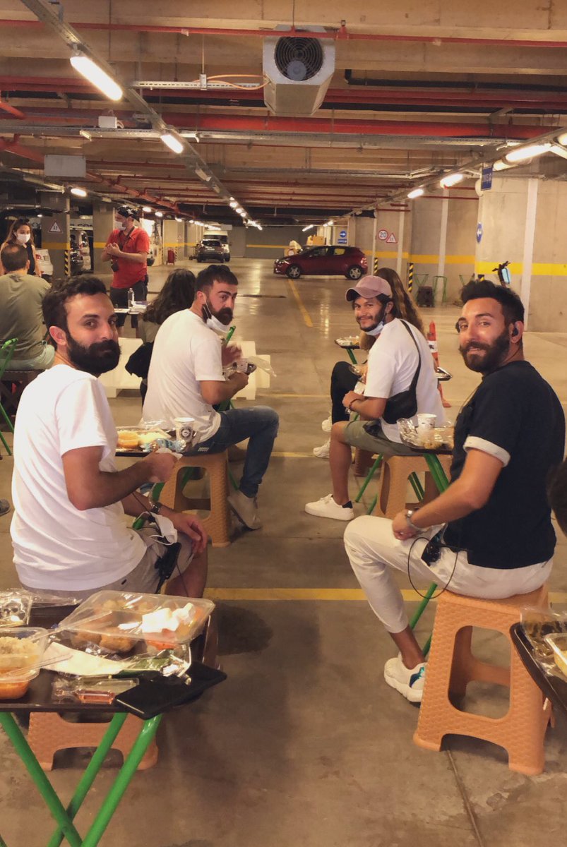 setgeyikleri's tweet photo. Eskisi kadar yakın olamayız. Covid önlemli yemek arası :) https://t.co/Tjr47HeUei