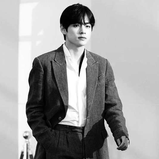 kim taehyung as 50s james bond — a needed thread