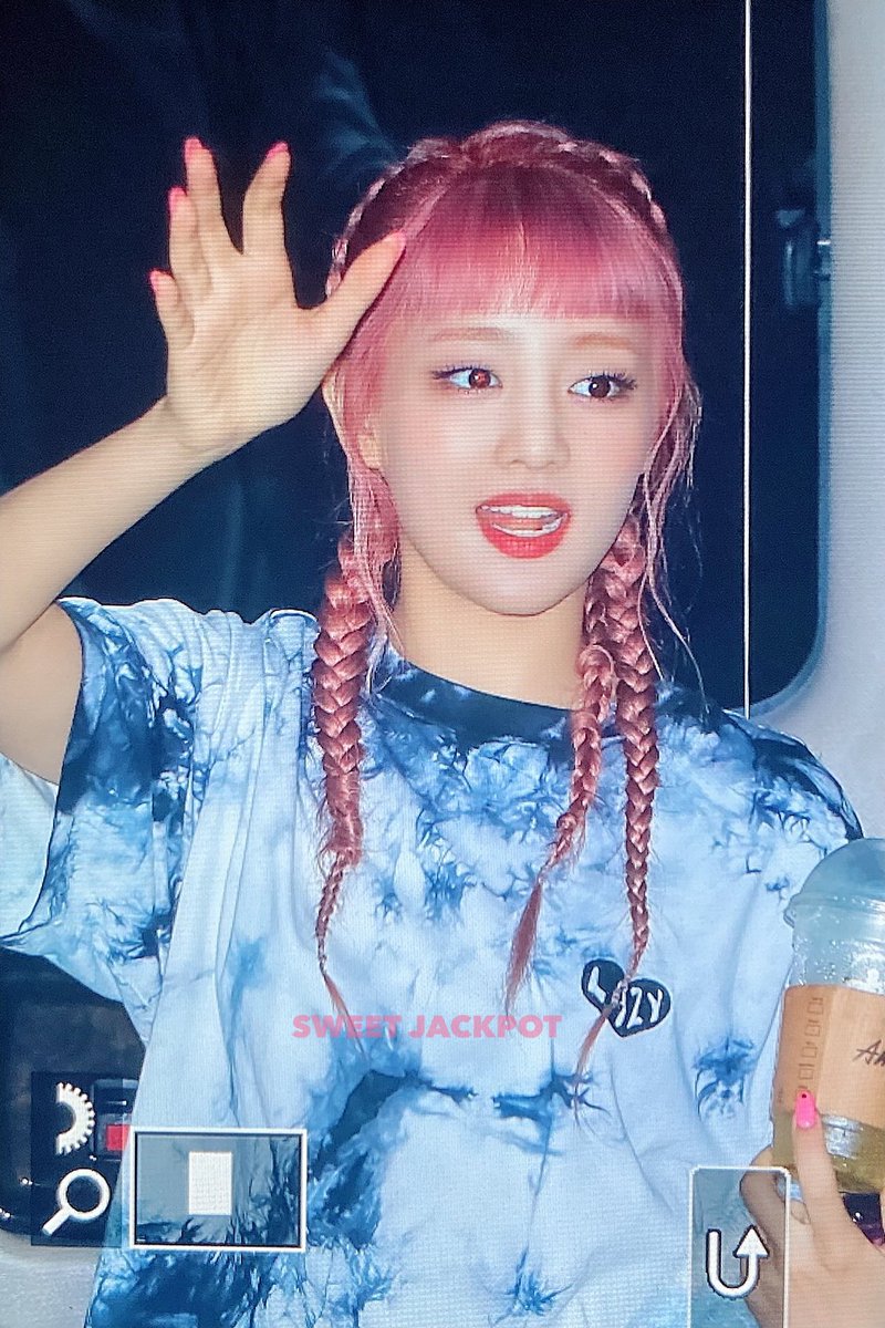 sweetjackpot_'s tweet photo. 200815 🍓🐱🍓🐱🍓👍

#여자아이들 #GIDLE #G_I_DLE #아이들 #민니 #MINNIE #덤디덤디 #DUMDiDUMDi https://t.co/kM0tHM1Zg2