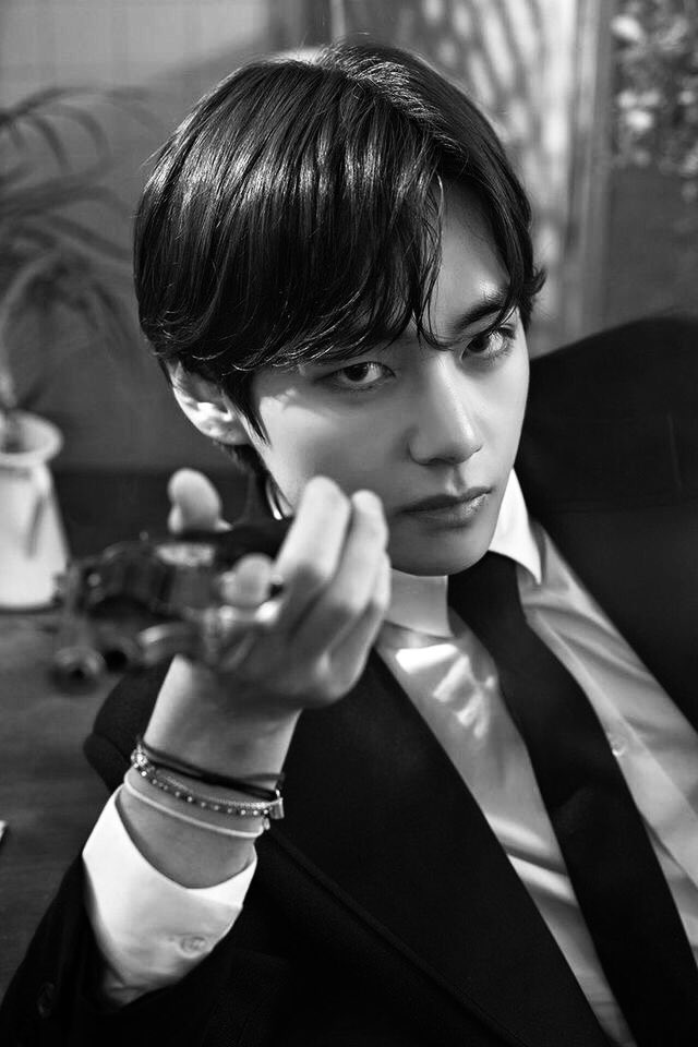 kim taehyung as 50s james bond — a needed thread