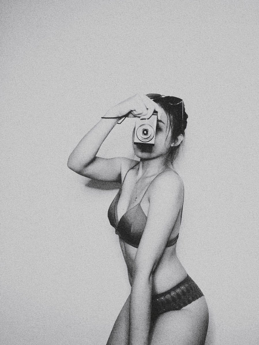 kwenyyyyyy's tweet photo. Black &amp; white https://t.co/UNeSmxSjQL