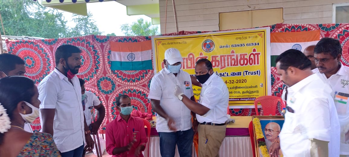 AjithApj5's tweet image. அழகாபுரம் 4 வது கோட்ட‌ கழக செயலாளர் அண்ணன் ஜெ. தினகரன் அவர்களின் சிறப்பு அழைப்பாளர்களாக கலந்து கொண்டு  குட்டை தெருவில் அன்பின் கரங்கள் மாற்றுத்திறனாளி ஏழை எளிய மாற்றுத்திறனாளிகளுக்கு ரூ. 50000 மதிப்புள்ள அரிசி பருப்பு போன்ற நிவாரணப்பொருட்கள்50 மாற்றுத்திறனாளிகளுக்கு வழங்கப்பட்டது