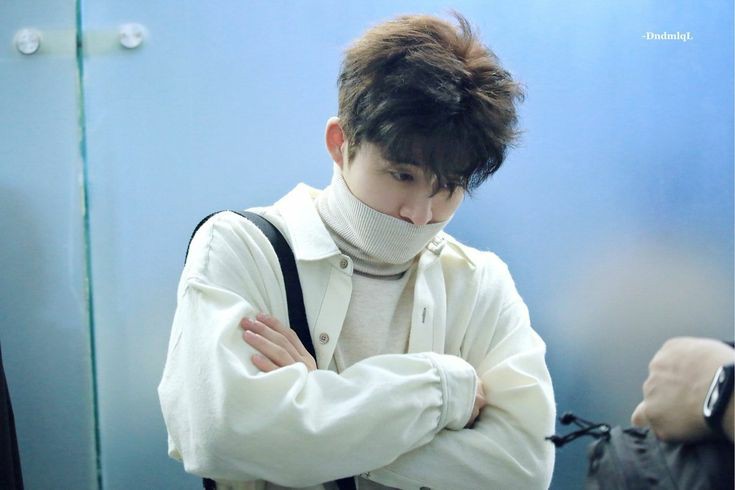 boredbinic's tweet photo. 180921 hanbin had no business looking this soft https://t.co/6Va2H6YOls