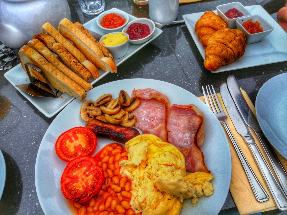 ShelyP21's tweet photo. Gorgeous breakfast with the views of the Harbour this morning at our hotel 😍🍳 xx #weymouth #totalchill #needed #breakfast https://t.co/CRG9hi2DTs