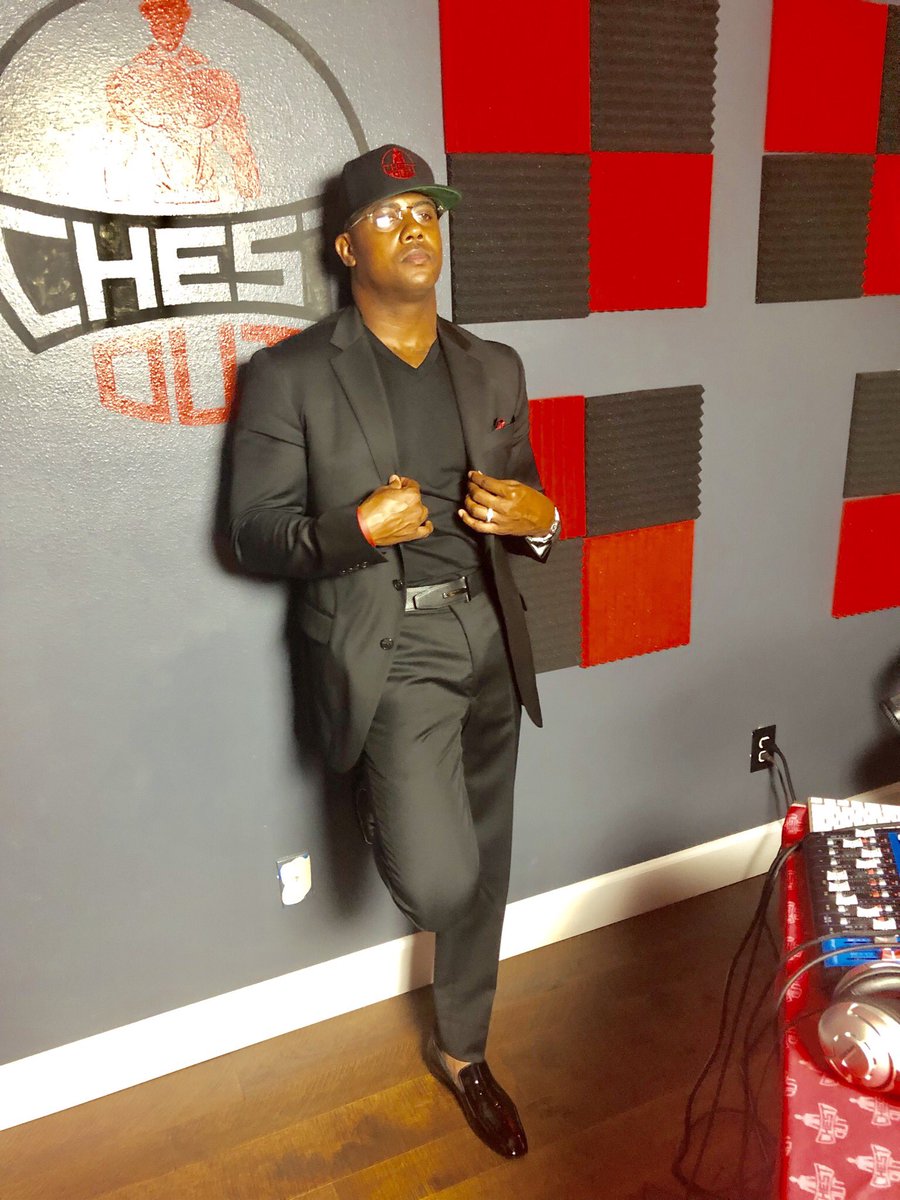 COMMERCIALCOREY's tweet photo. New Podcast https://t.co/E7lqmFP2gJ