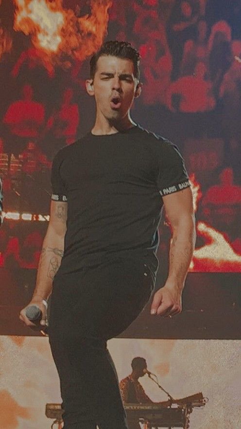  happy birthday joe jonas        