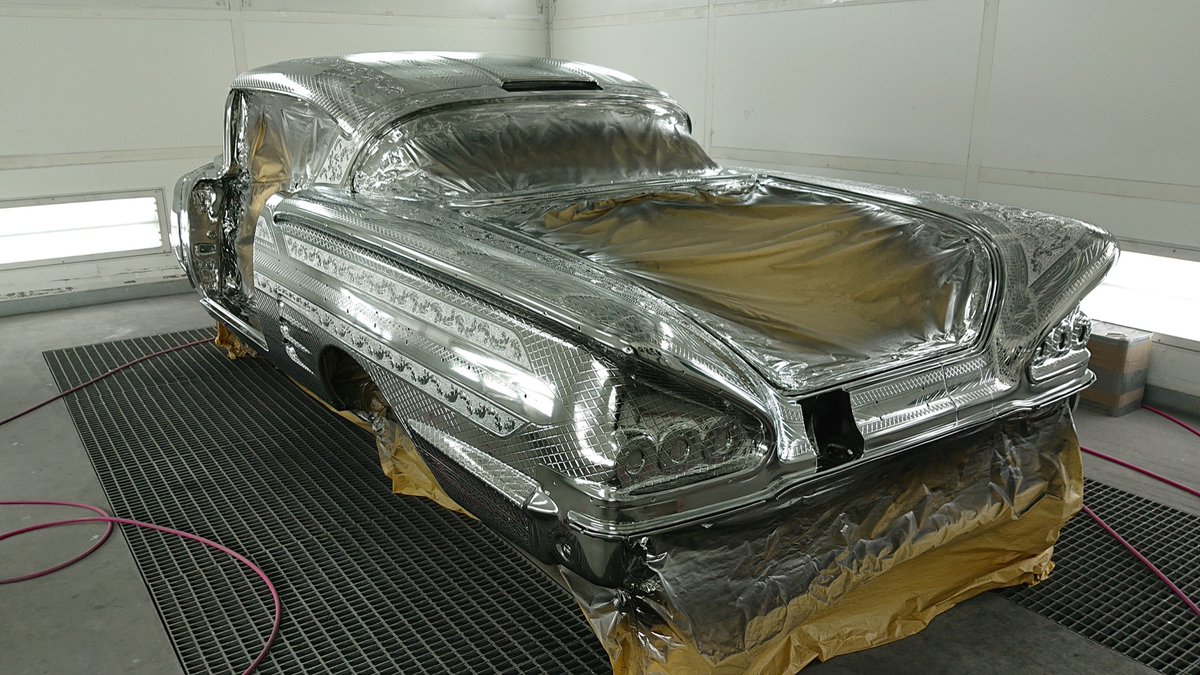 takahiko1114's tweet photo. Painted by ROHAN izawa art design !

Immediately after metal painting construction!
Look at this wonderful brightness✨

#ROHAN #izawaartdesign #metalpaint #design #custompaint #semashow #japan #nara #impala #rohan_izawa_net #ローハンネット #東京オートサロン #IZmetal #megaking https://t.co/8rCcL7VgTP