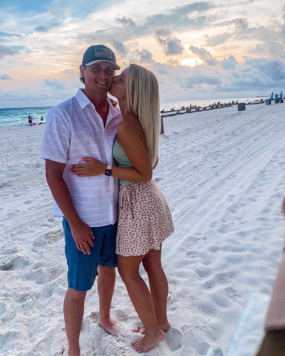 mol_james14's tweet photo. @Dronebarger24, lovin’ you will always and forever be my favorite thing to do 🤍 https://t.co/jehXaREGD2