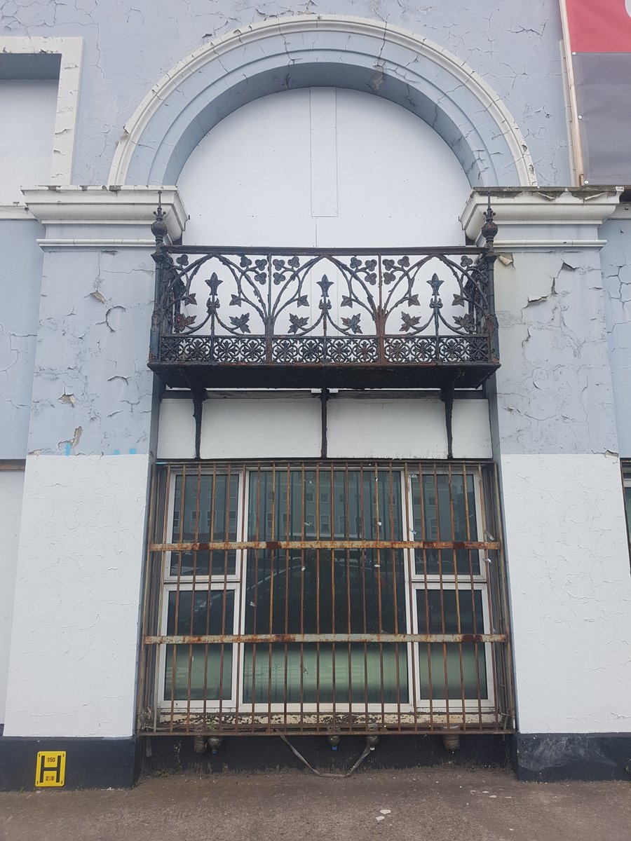 60th vacant building recorded here, timely given its  #CorkHeritage daythis beauty dating 1875-1895 has had so many features destroyedbeyond frustrating to see our historic buildings unused, unloved & crumbling #fringe  #culturalheritage  #Cork  #respect https://www.buildingsofireland.ie/buildings-search/building/20512409/cork-circuit-court-camden-quay-cork-city-cork-city-cork-city