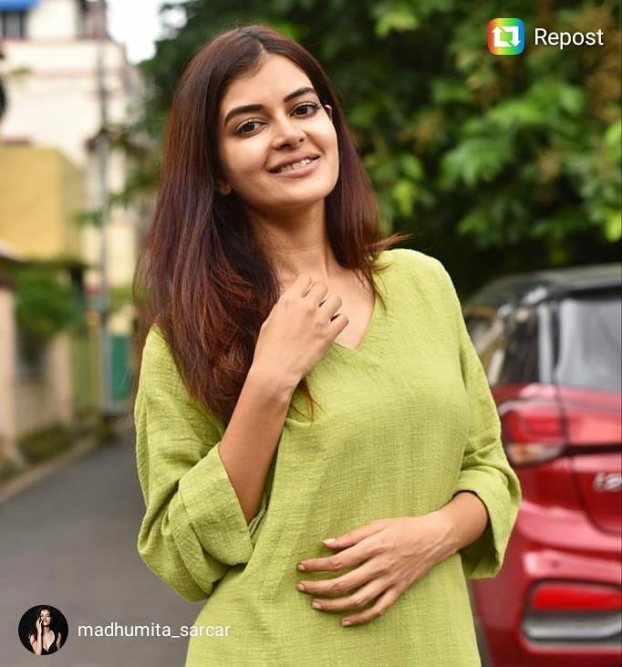 Madhu_Rrishi_FC's tweet photo. #independenceday #photoshoot
Wearing #shubhadesignstudio
#MadhumitaSarcar #madhumita_rrishii_fc #fanpage
#Repost @madhumita_sarcar
...
#happyindependenceday🇮🇳
.
.
Styling @shubhadesign @mullickpunam
Click @ayan_007am https://t.co/8mOgBr12qI