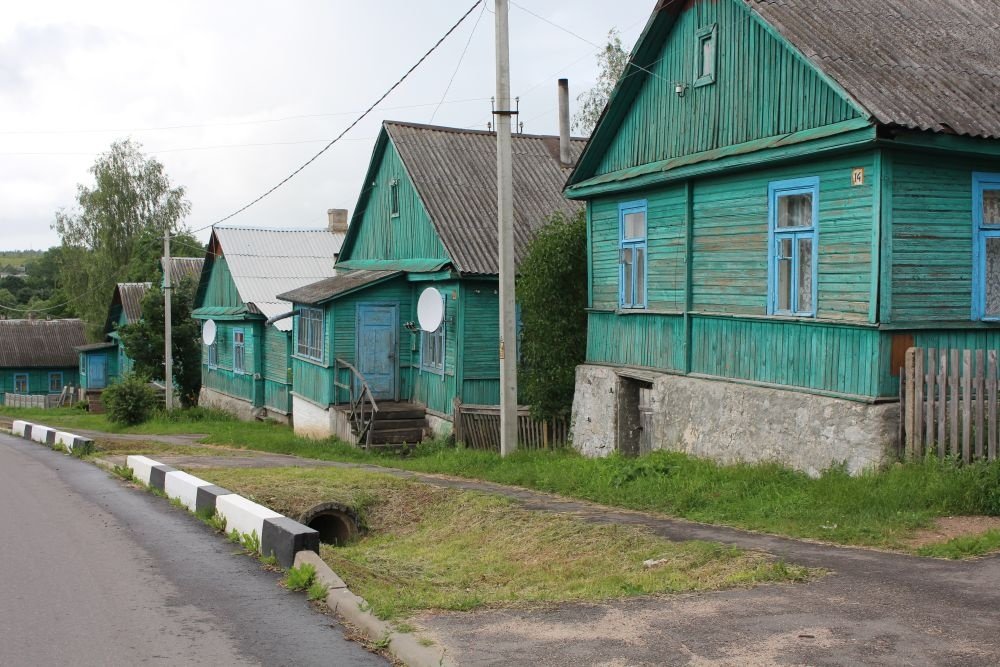 One reason the Belarus protests resonate with me so much is that my ancestors lived in a shtetl called Haradzisischa for hundreds of years. It was a mostly Jewish village and was on the dividing lines of several military and political conflicts.  http://shtetlroutes.eu/en/haradzishcha-guidebook/
