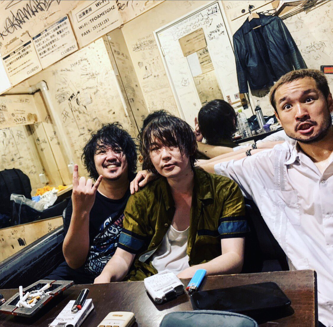 largehouse's tweet photo. 「THAT'S LIVE」
びしゃびしゃになった
楽しかった、ありがとう⚡︎ youzi https://t.co/WxcLaE5yFS