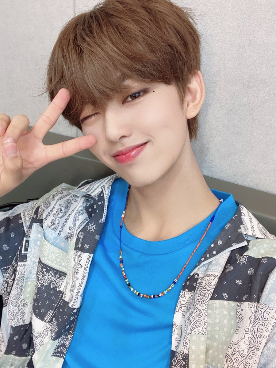 [#정진성]
원더랜드 오지 않을 것 같았던 시간이 왔네요
많이 아쉽지만 다시 볼 수 있는 그 날 까지 서로 잊지않기🤙🏻 love you🌝💛

#원더나인 #1THE9
#JUNGJINSUNG
#GoodBye1THE9 #세어봐