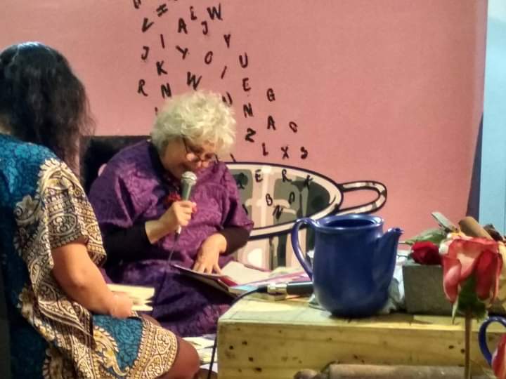 VisceralArauz's tweet photo. #GastronomíaBoliviana
Hace 2 años tuve el honor de ser invitada a dialogar sobre #Gastronomía y #literatura con la autora de "Como agua para #chocolate", Laura Esquivel. Aunque es un evento q no se olvida, el feisbug me recuerda este momento emocionante en la #FIL2018 #LaPaz. https://t.co/6Y78zkucya