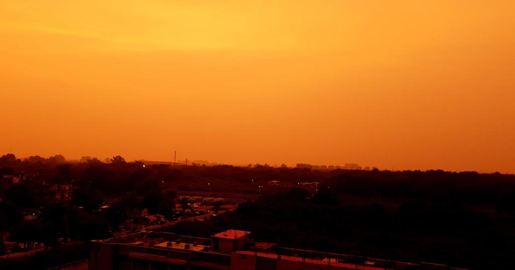 thakur20295's tweet photo. View from quarantine center PU HOSTEL NO 10 .... #13AUG2020.. CREDITS #SAMSUNGNOTE10PLUS https://t.co/sz63knATYN