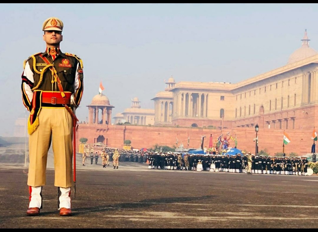 Rajpath earlier this year and today, Lal Qila. 

Proud to have represented @DelhiPolice at Republic Day and #IndependenceDay 2020 🇮🇳 

#jaihind #74thIndependenceDay #15August