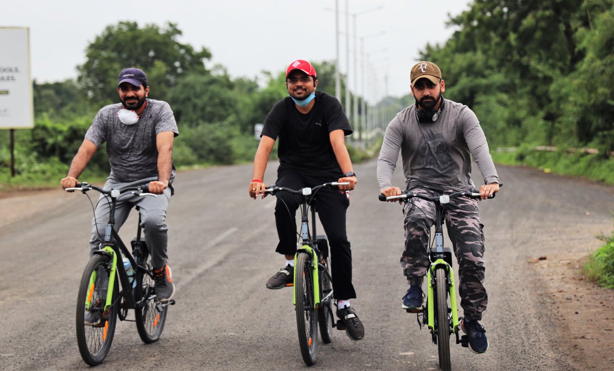 MadhishParikh's tweet photo. #Cycling is the ultimate solution to beat #Pollution and induce fitness for a #FitIndia.
An excellent experience to be a part of #CycleForFreedom on #IndependenceDayIndia2020 by @AGlobalShapers, @MYBYKINDIA and @AhmedabadSmart.
Special thanks to @arjitsoni12!😀 https://t.co/CX7E6zjv2W