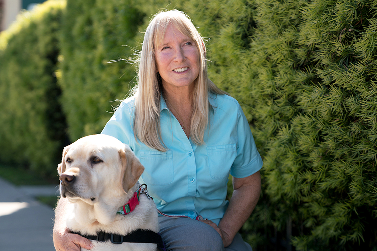 Calling all women who served in the U.S. military! 

Do you know your Veteran status? Do you have a Veteran ID card? Are you eligible for VA benefits? The Women Veterans Call Center is here to help you. Call or text 855-829-6636. 

bit.ly/3kRnMgu