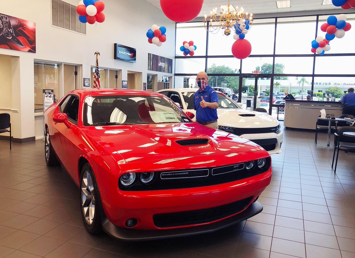 Firkinsauto's tweet photo. Happy Saturday! 😎 ✨ Find Your Next Challenger at Firkins! ✨ Shawn is here and ready to help! 😃
Call 941-301-2547 to schedule your test drive today!
#Challenger #Firkins #BradentonFL #DodgePower https://t.co/fd0Tm2oMNQ