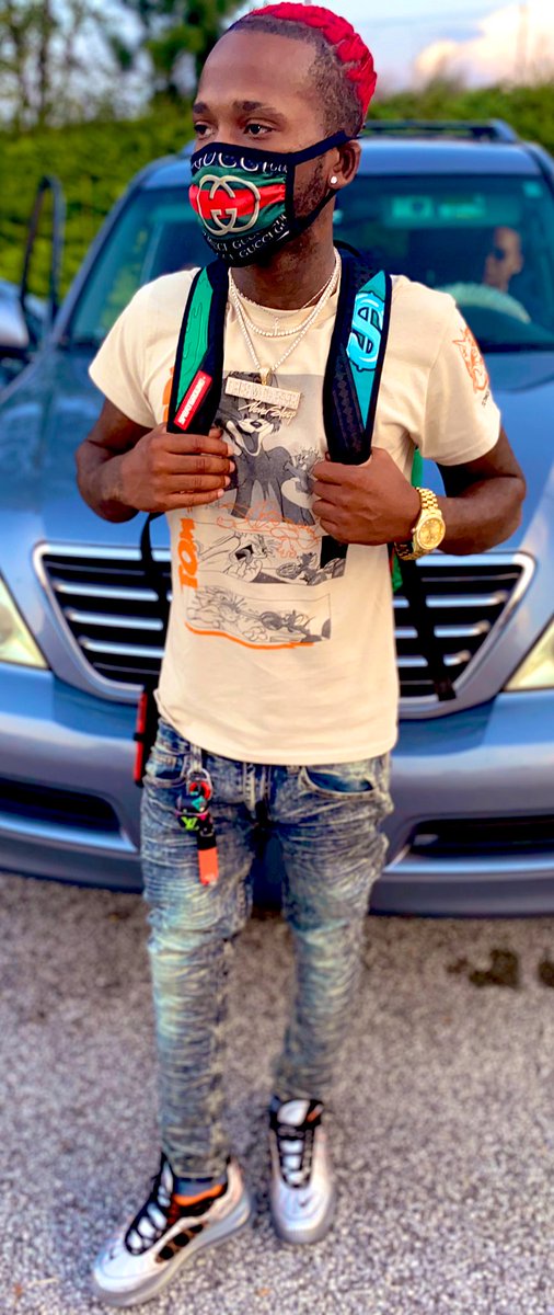 YbeKancer's tweet photo. Flood the City Wit Drip..State of Emergercy....#ybenetwork #kancer #drip #grindmobb #welcometodrip #kingzaza https://t.co/6jwtFr8W95