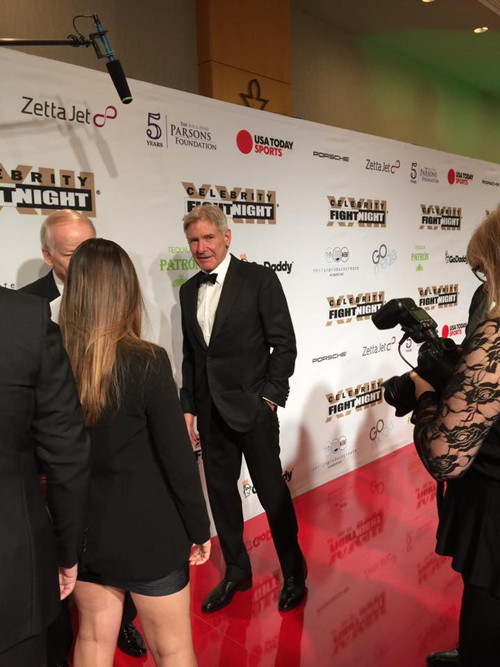 LLCarrington's tweet image. I really missed covering the red carpet at @CelebFightNight this year, but can't wait to go in 2021! Some fun photos from years past...

#CelebrityFightNight #RedCarpetInterviews #Fundraising