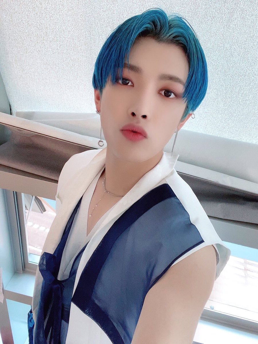 ATEEZofficial's tweet photo. [#홍중] 고마운 하루💙
#ATEEZ #에이티즈 https://t.co/6JVSmmhXA6