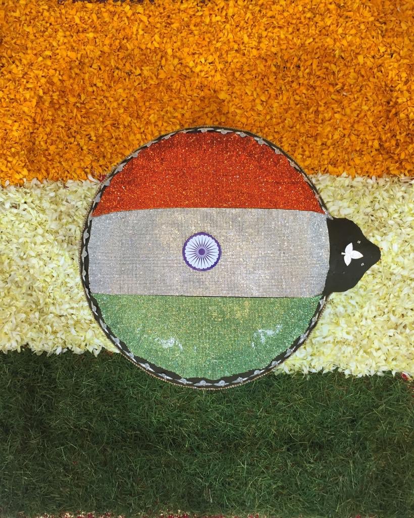 SbpTemple's tweet photo. 🙏🏻ॐ नमः शिवाय 🙏🏻
आज की १९वी घी पूजा 
दिन :- सनिवार 
ता :-१५-०८-२०२०
 || निर्गुण शिवजी के दर्शन को आये ब्रम्हा-विष्णु ||
         🙏🏻*हरि ओम्*🙏🏻#BabulnathMandir https://t.co/szhF1vRBKE