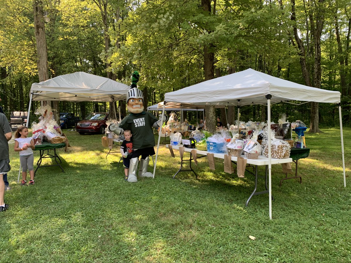 nordoniamascot's tweet photo. Supporting Gabe's fundraiser at Northfield VFW https://t.co/3SL2fTR1fx