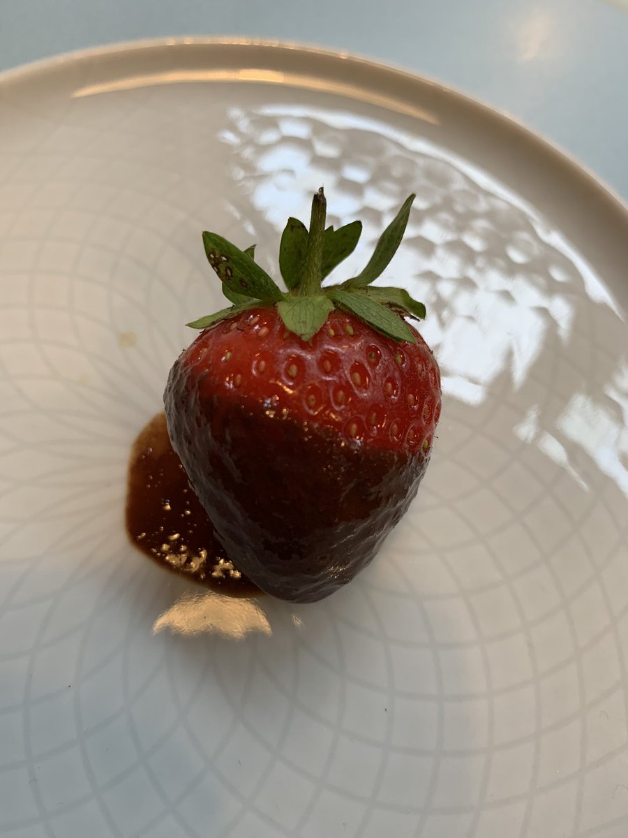 Fun little weekend special. Chocolate covered strawberry mocha. 61% single origin dark chocolate drops, blended fresh strawberries, steamed milk and of course delicious single origin Colombian washed espresso.