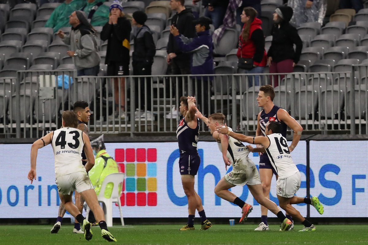 AFL's tweet photo. Scenes after the siren!  

#AFLFreoBlues https://t.co/gH4fsP3Xk8