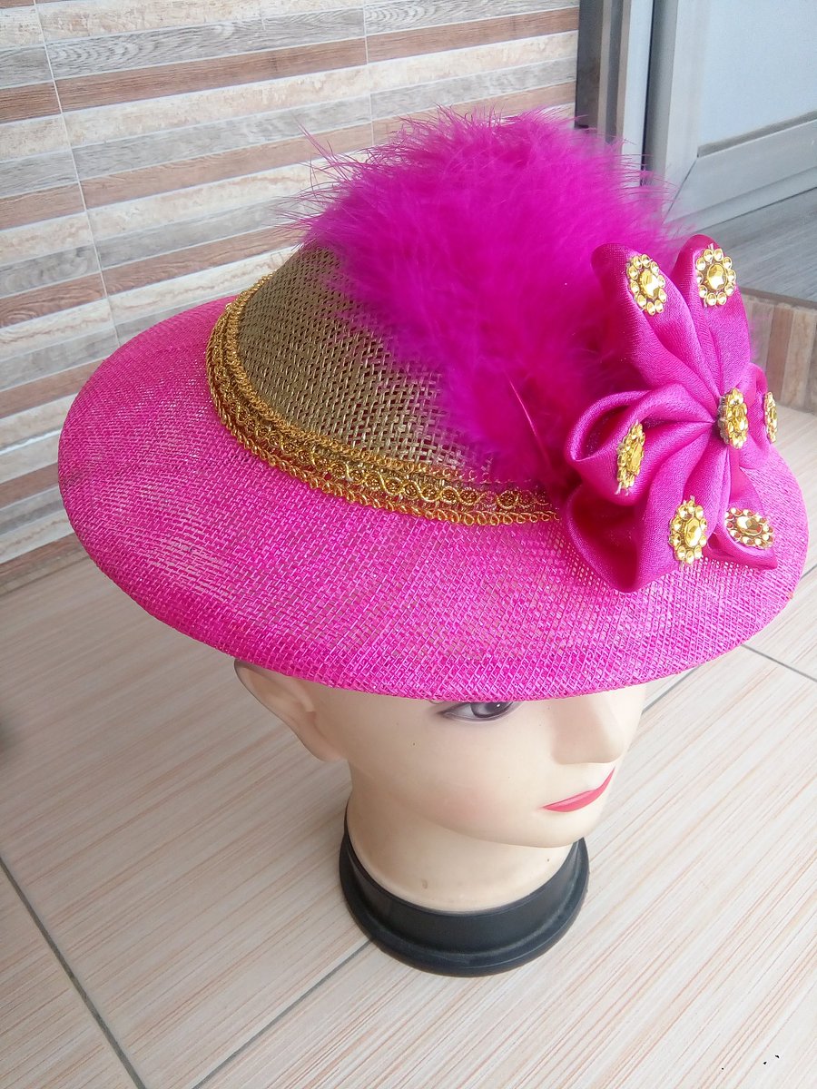 estizzles's tweet image. Exclusive