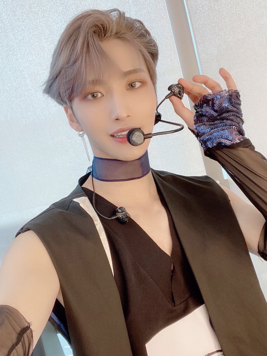 ATEEZofficial's tweet photo. [#성화] 한복티즈💙🤍💙🤍
#ATEEZ #에이티즈 https://t.co/4tohwsjrcv