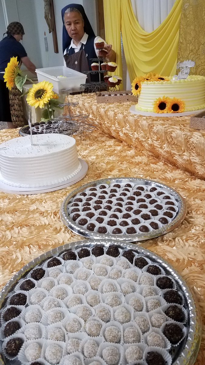 nunblogger's tweet image. Chapel is ready for @sisterKhristina's #finalvows. Now we're getting the refectory set up for the afterparty!