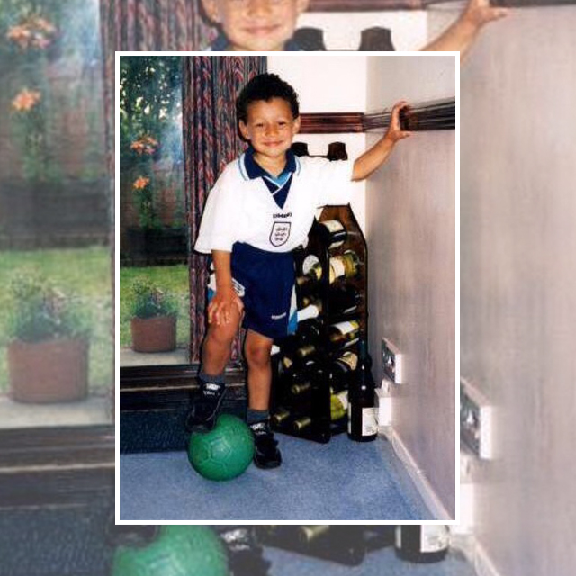 Happy Birthday Alex Oxlade-Chamberlain

He he is in his first football shirt, England\s Euro \96 home kit 