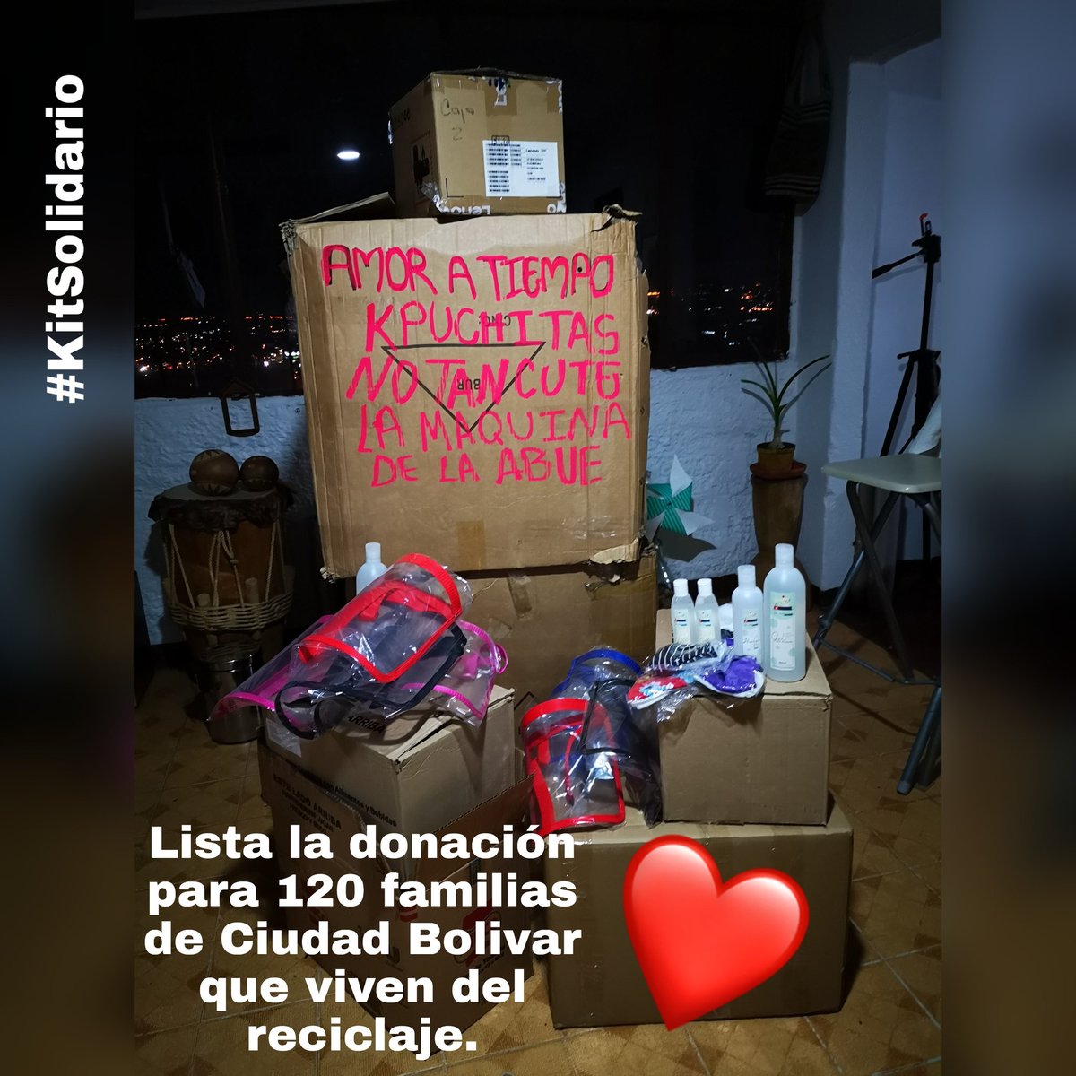 AmorATiempo1's tweet photo. Felices y emocionados, hoy vamos a hacer entrega de las donaciones para 130 familias que viven del reciclaje en Ciudad Bolívar. ❤️🎉 Estos son los resultados del #kitSolidario, del amor y ayuda de todos ustedes. 🤗🕊️ https://t.co/ik4k1Ds61R
