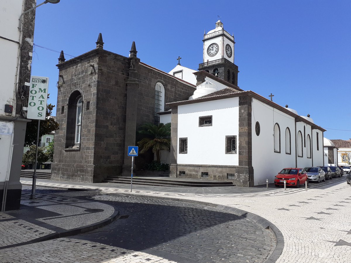 This is the main curch in Ponta Delgada, São Sebastião, known as 'a Matriz' ~ 'the Matrix'...5/n &ndash; bei  Igreja Matriz de São Sebastião