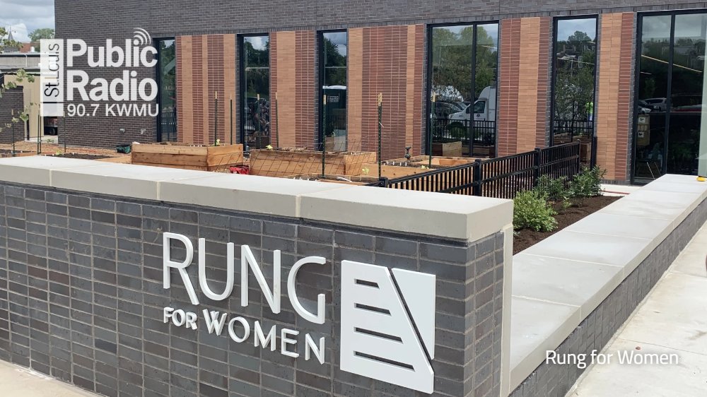 stlpublicradio's tweet photo. St. Louis Nonprofit To Help Low-Income Women Gain Income And Stability https://t.co/6kMgBZ0nsO https://t.co/IfK2RnCZAu